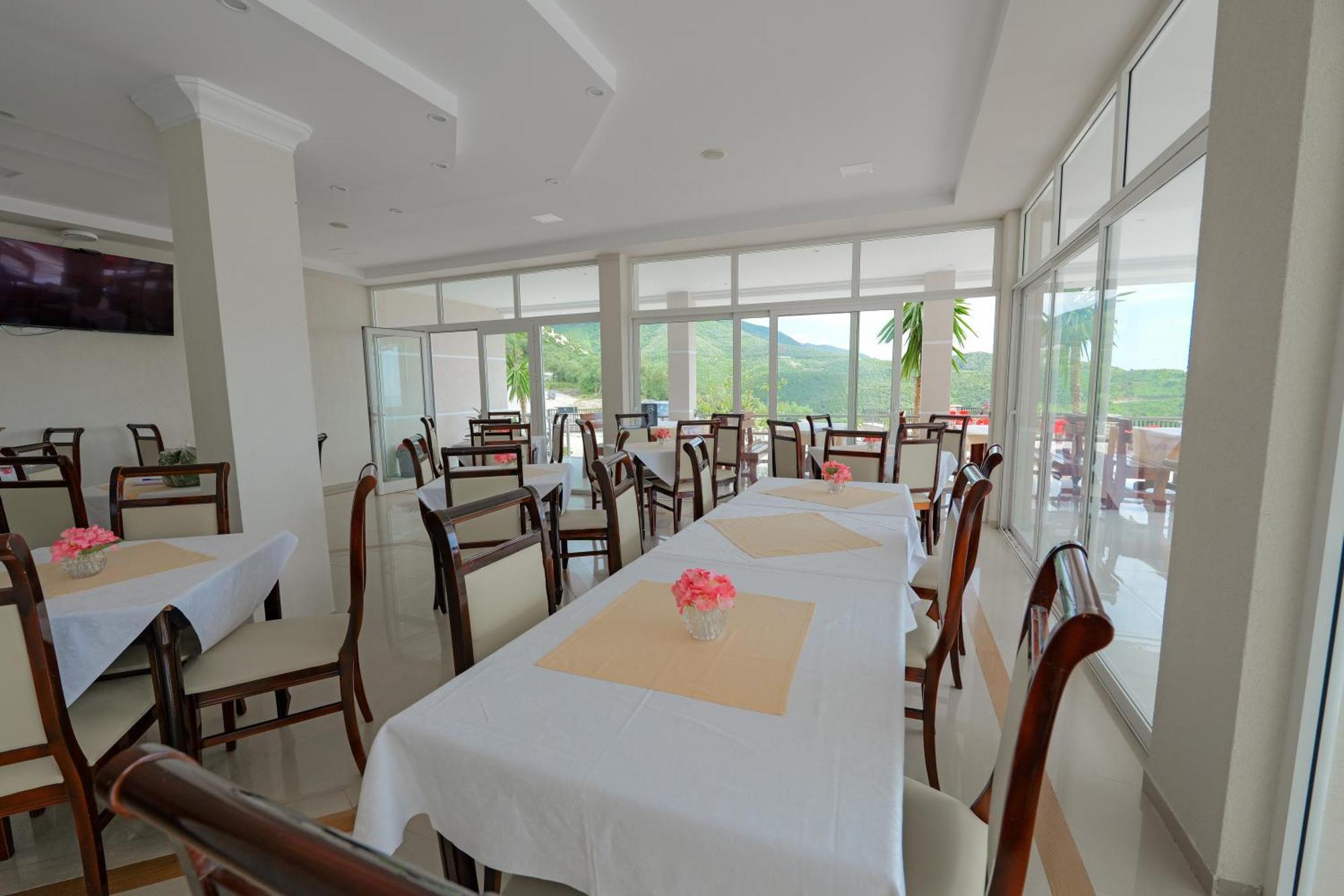 Seaview Bunec Hotel Piqeras
