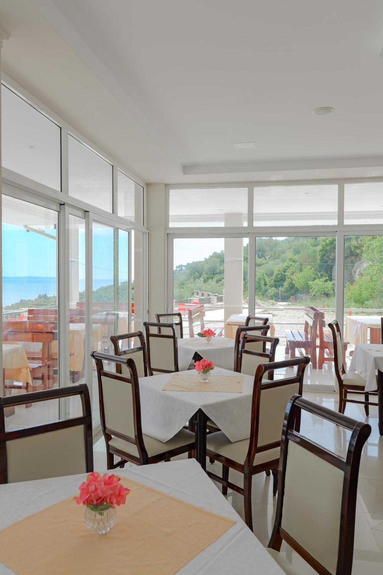 Hotel Seaview Bunec