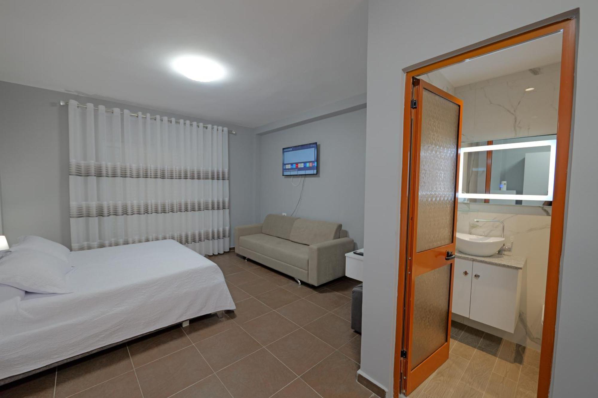 Hotel Seaview Bunec Piqeras