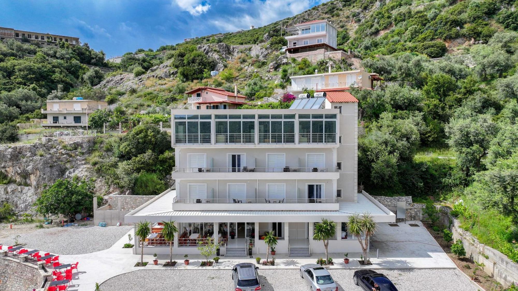 Hotel Seaview Bunec