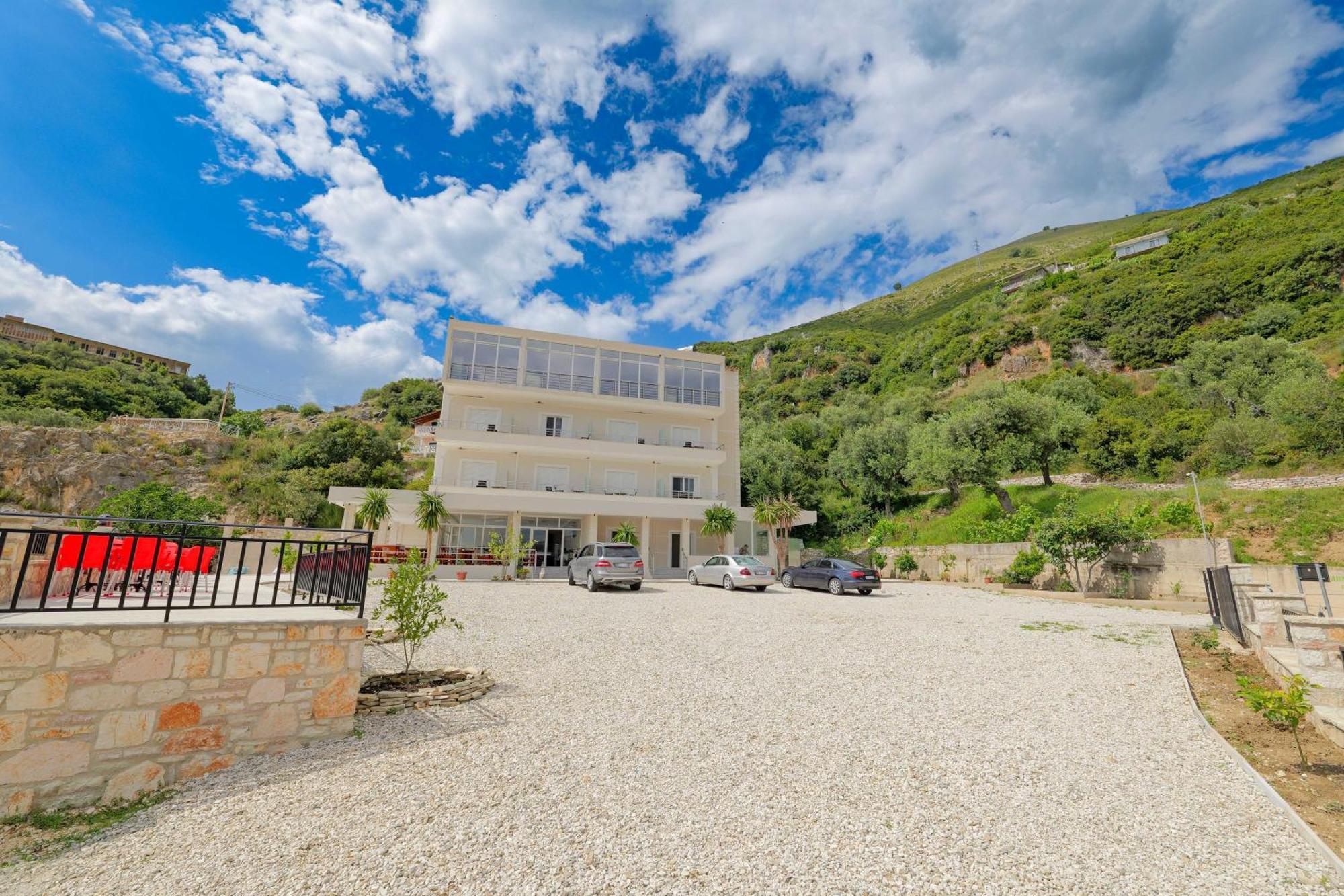 Hotel Seaview Bunec
